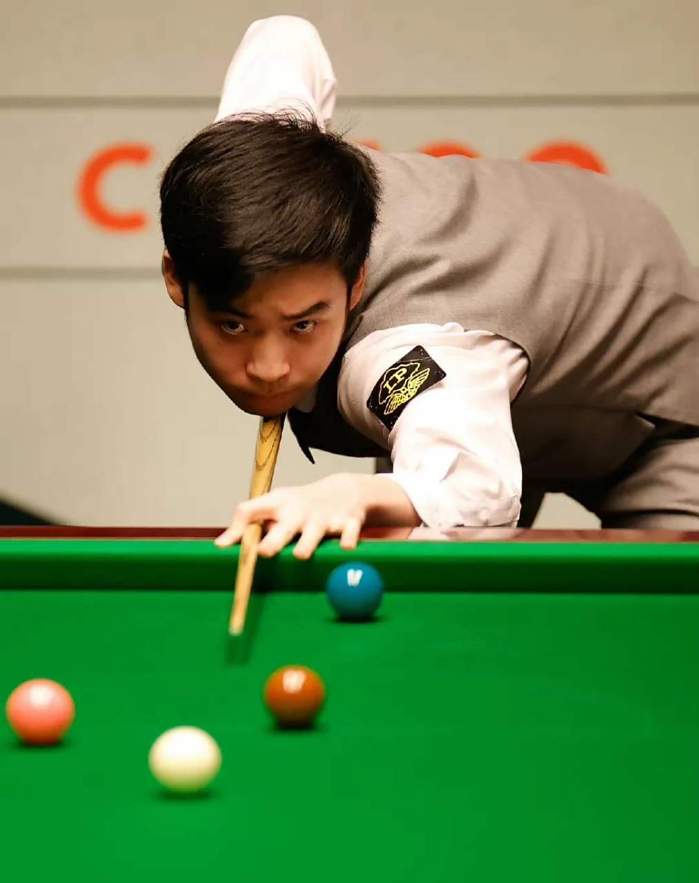 的交流也显 的交流也显