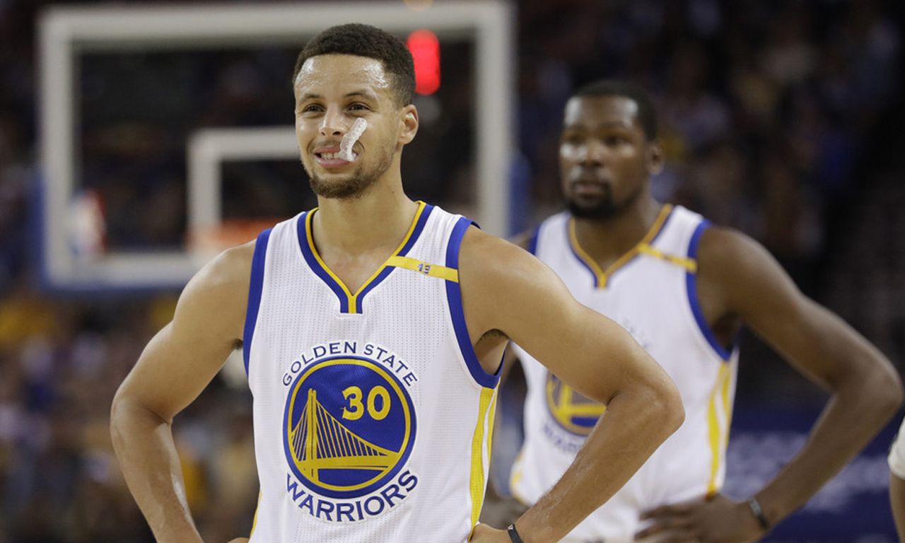 半场缩放 半场缩放